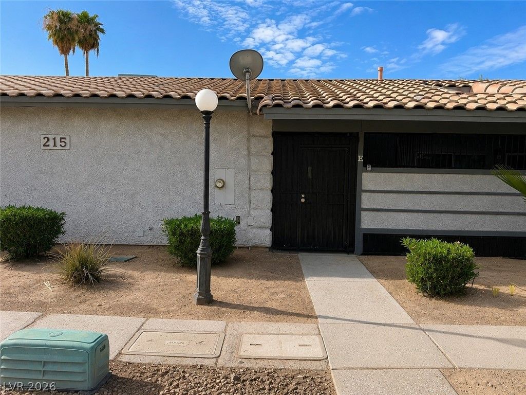 215 North Lamb Boulevard E, Las Vegas, NV 89110 — exterior