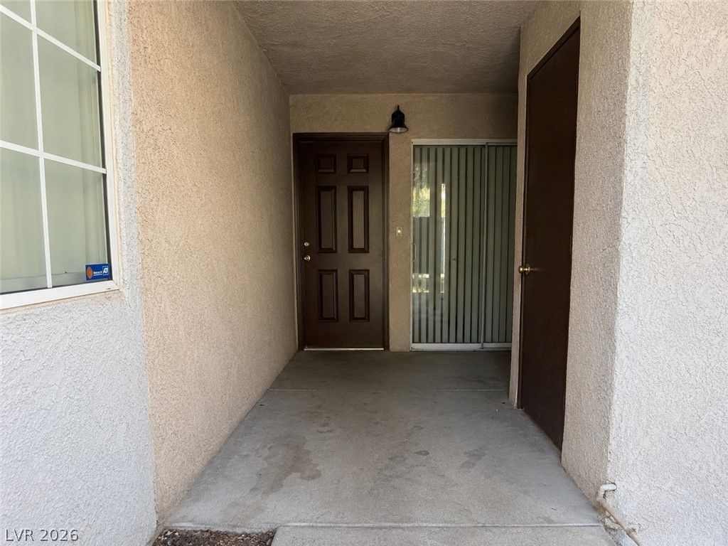 215 North Lamb Boulevard E, Las Vegas, NV 89110 — photo 2