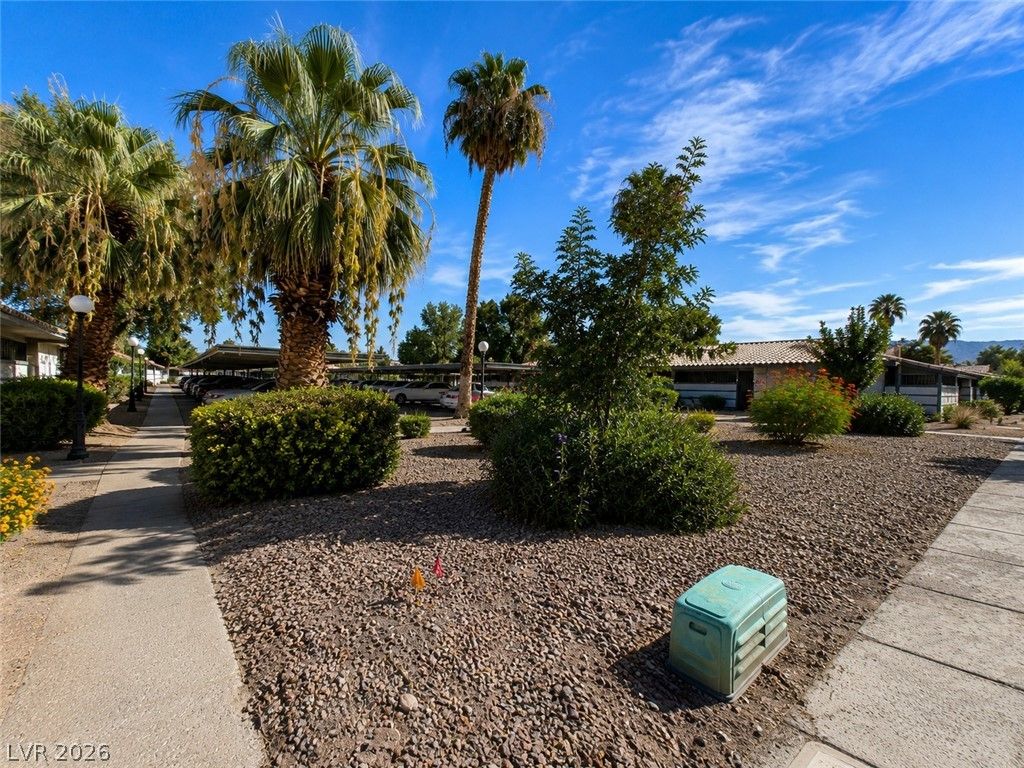 215 North Lamb Boulevard E, Las Vegas, NV 89110 — photo 4