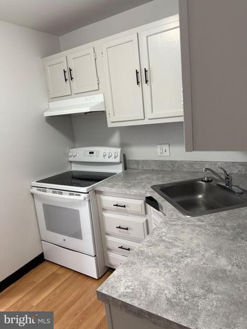 10 ROBERT TREAT PAINE, Blackwood, NJ 08012