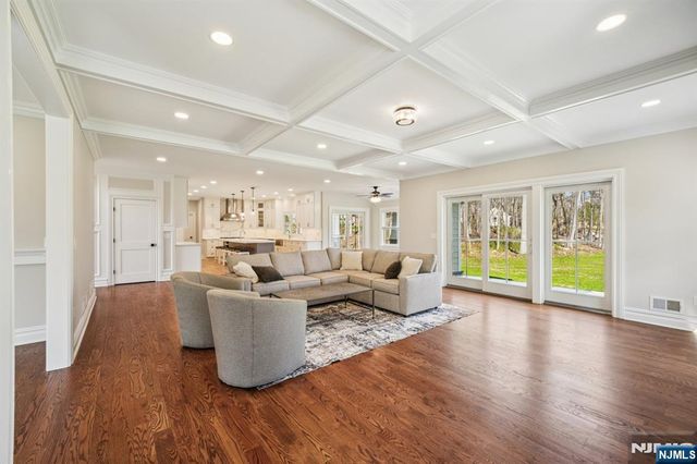 79 Ryerson Avenue, Oakland, NJ 07436