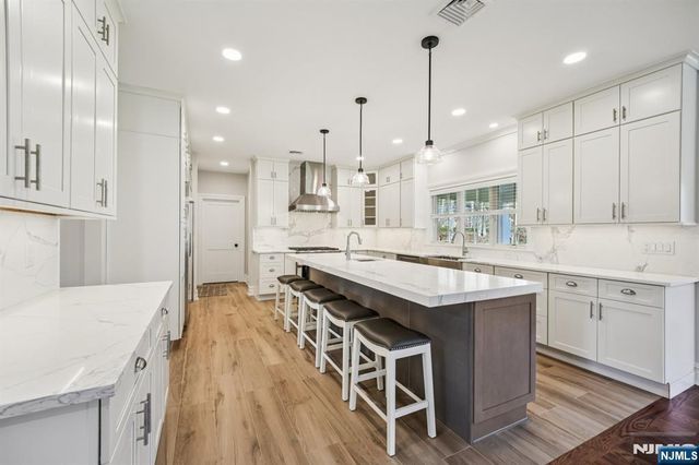 79 Ryerson Avenue, Oakland, NJ 07436