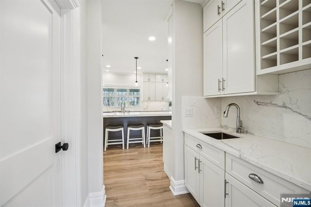 79 Ryerson Avenue, Oakland, NJ 07436