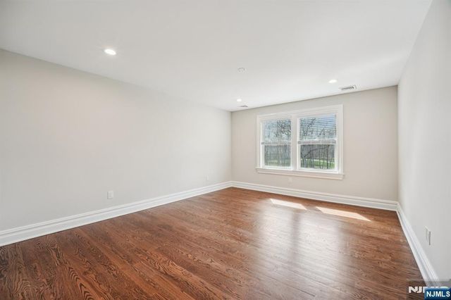 79 Ryerson Avenue, Oakland, NJ 07436