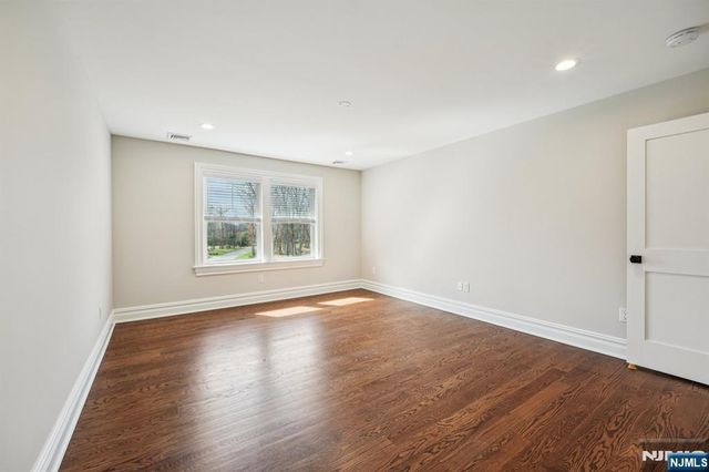 79 Ryerson Avenue, Oakland, NJ 07436