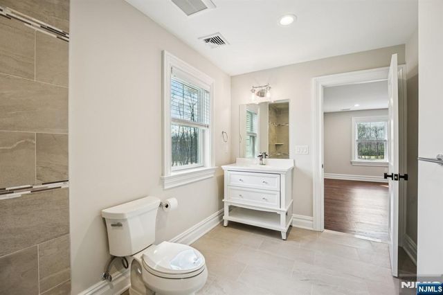 79 Ryerson Avenue, Oakland, NJ 07436