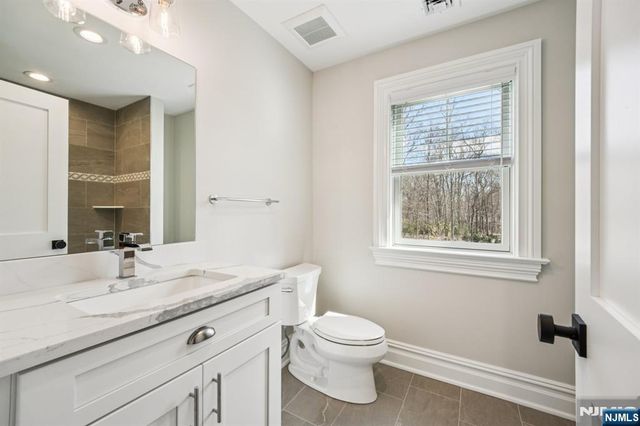 79 Ryerson Avenue, Oakland, NJ 07436