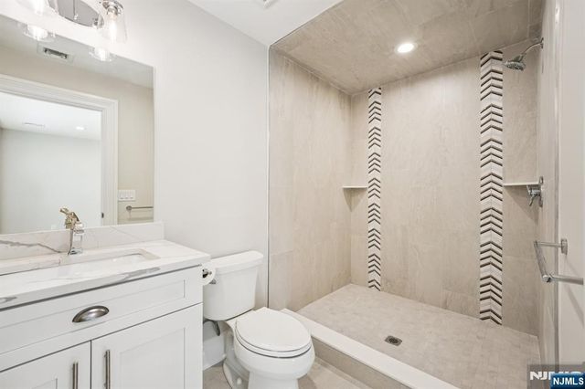 79 Ryerson Avenue, Oakland, NJ 07436