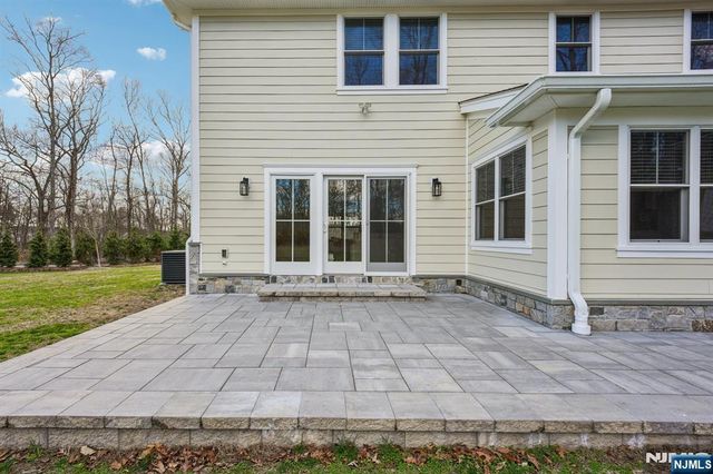 79 Ryerson Avenue, Oakland, NJ 07436