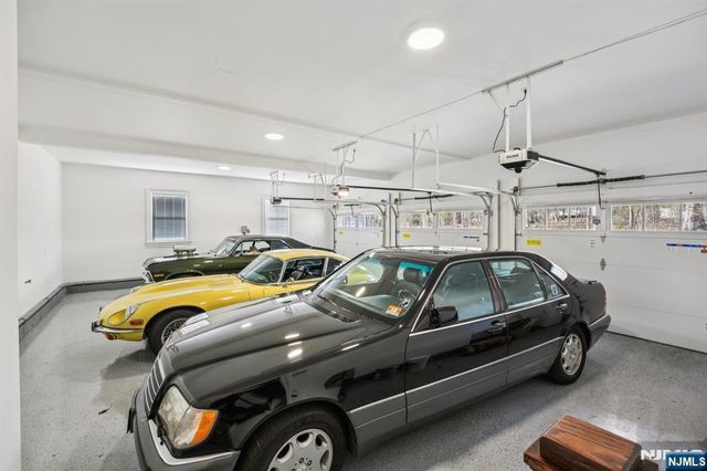 79 Ryerson Avenue, Oakland, NJ 07436