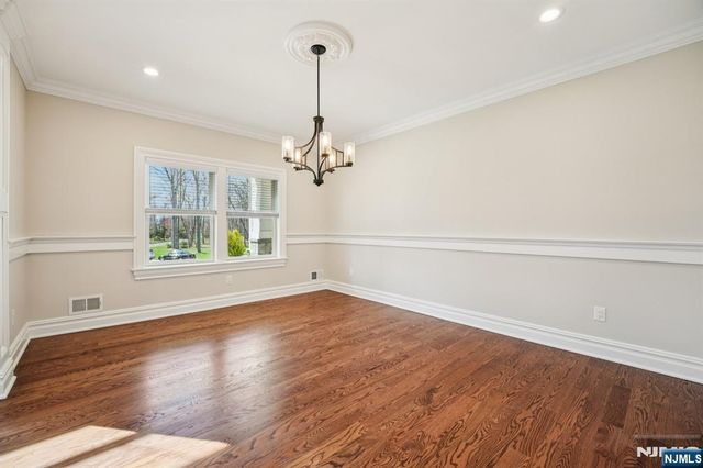 79 Ryerson Avenue, Oakland, NJ 07436