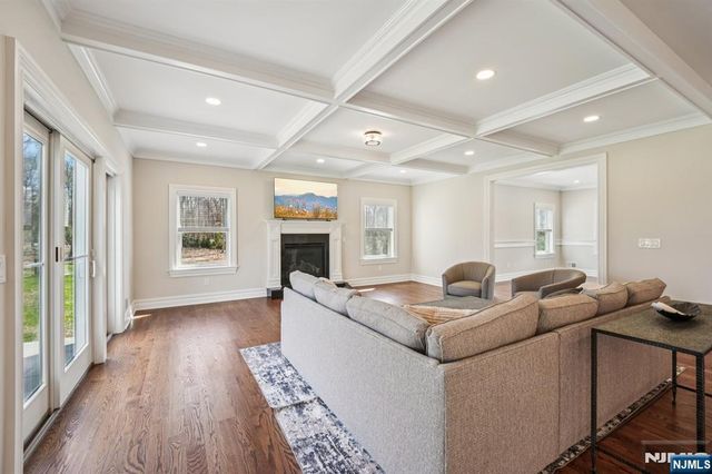 79 Ryerson Avenue, Oakland, NJ 07436