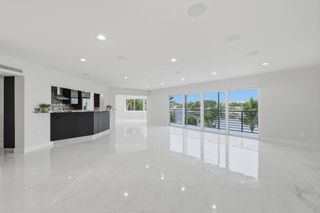 877 NE 195TH Street 222, Miami, FL 33179