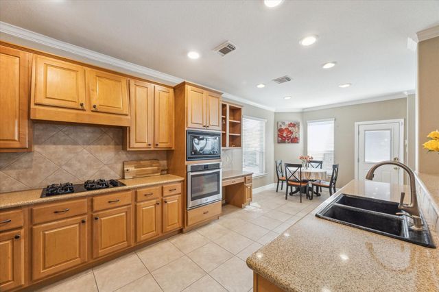 3608 Mahejan Drive, Pearland, TX 77584