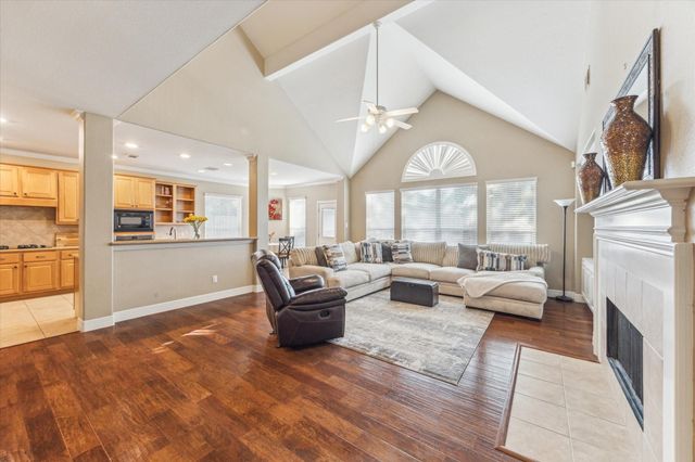 3608 Mahejan Drive, Pearland, TX 77584