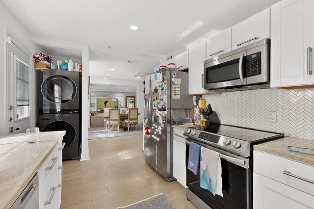 6130 Lakeshore Drive, Dallas, TX 75214