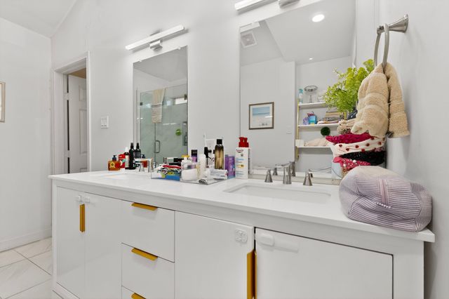 6130 Lakeshore Drive, Dallas, TX 75214