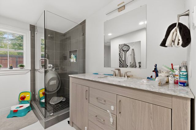 6130 Lakeshore Drive, Dallas, TX 75214