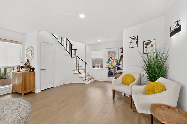 6130 Lakeshore Drive, Dallas, TX 75214