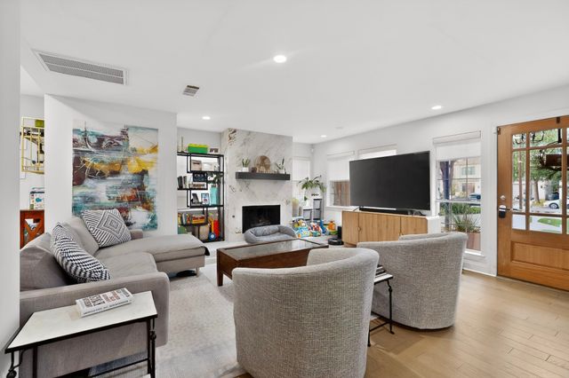 6130 Lakeshore Drive, Dallas, TX 75214