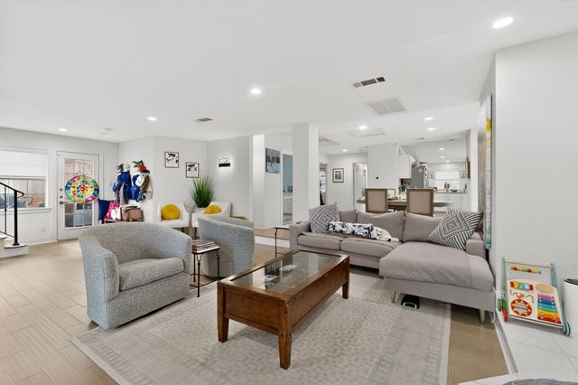 6130 Lakeshore Drive, Dallas, TX 75214