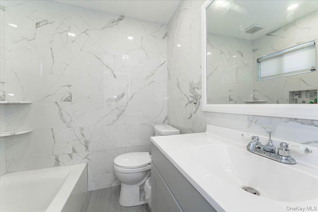 1068 Highland Place, Woodmere, NY 11598