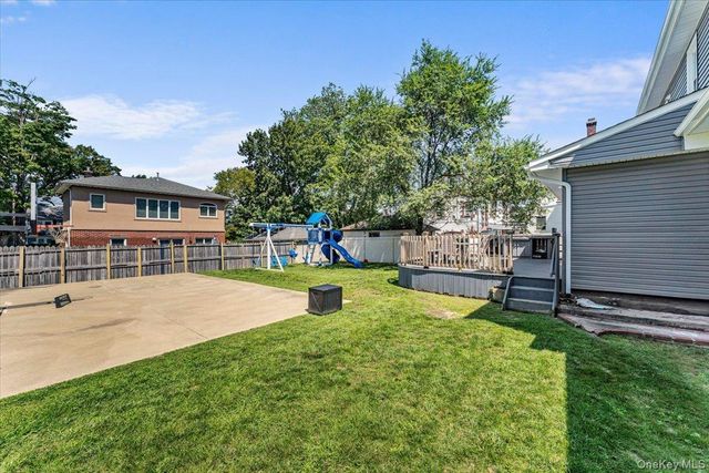 1068 Highland Place, Woodmere, NY 11598