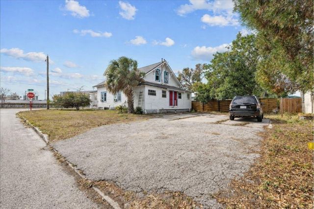 1703 7TH AVENUE N, St Petersburg, FL 33713