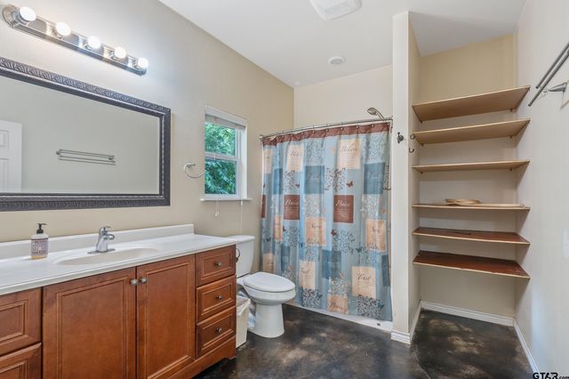 22253 County Road 422, Lindale, TX 75771
