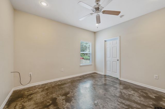 22253 County Road 422, Lindale, TX 75771