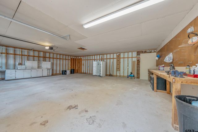 22253 County Road 422, Lindale, TX 75771