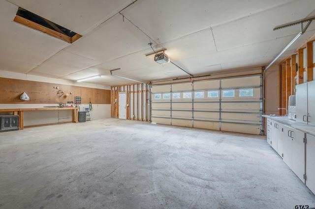 22253 County Road 422, Lindale, TX 75771