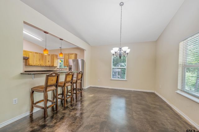 22253 County Road 422, Lindale, TX 75771