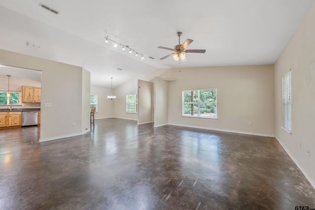 22253 County Road 422, Lindale, TX 75771