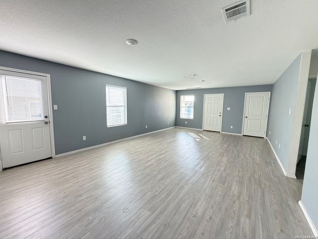 7010 SOLAR RDG, San Antonio, TX 78252