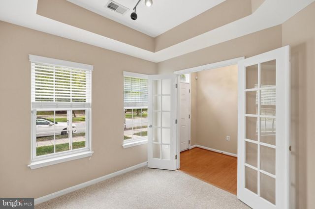 5610 CAPITAL GATEWAY DR, Suitland, MD 20746