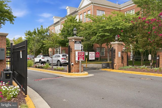 5610 CAPITAL GATEWAY DR, Suitland, MD 20746