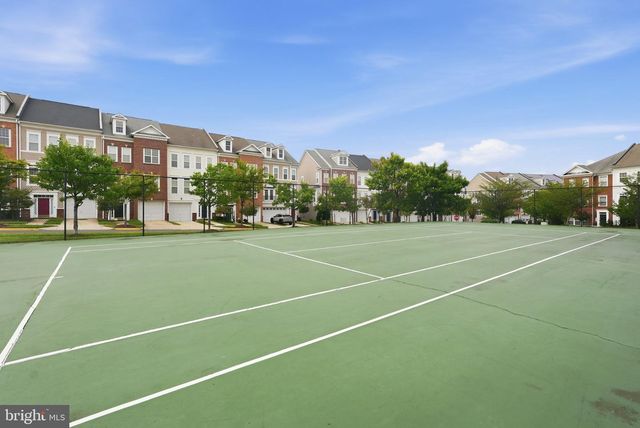 5610 CAPITAL GATEWAY DR, Suitland, MD 20746