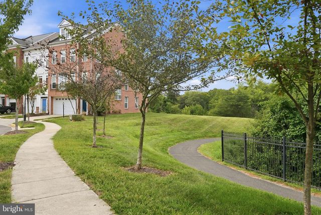 5610 CAPITAL GATEWAY DR, Suitland, MD 20746