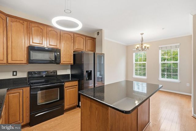 5610 CAPITAL GATEWAY DR, Suitland, MD 20746