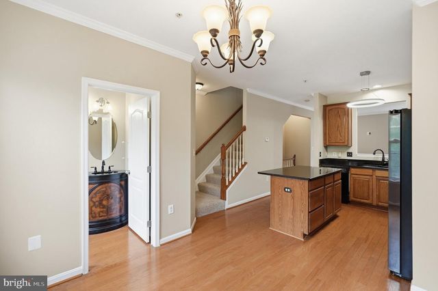 5610 CAPITAL GATEWAY DR, Suitland, MD 20746