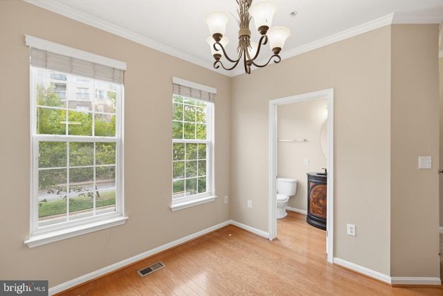5610 CAPITAL GATEWAY DR, Suitland, MD 20746