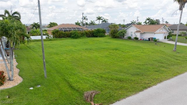 2247 SW 27th ST, Cape Coral, FL 33914