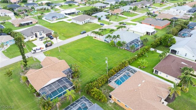 2247 SW 27th ST, Cape Coral, FL 33914