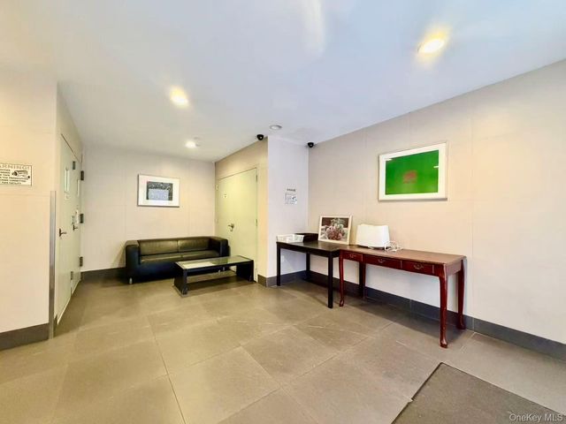 91-06 Whitney Avenue 4B, Elmhurst, NY 11373