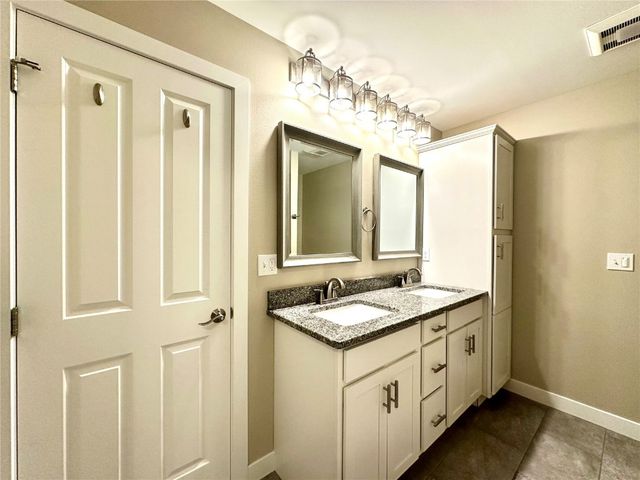 2239 Crestwood Lane, Marion, IA 52302