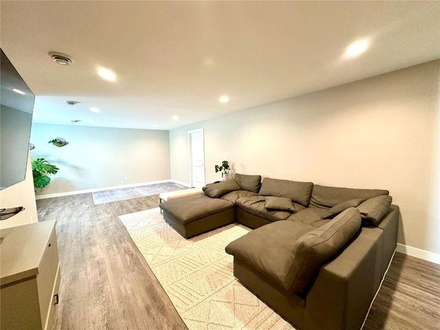 2239 Crestwood Lane, Marion, IA 52302