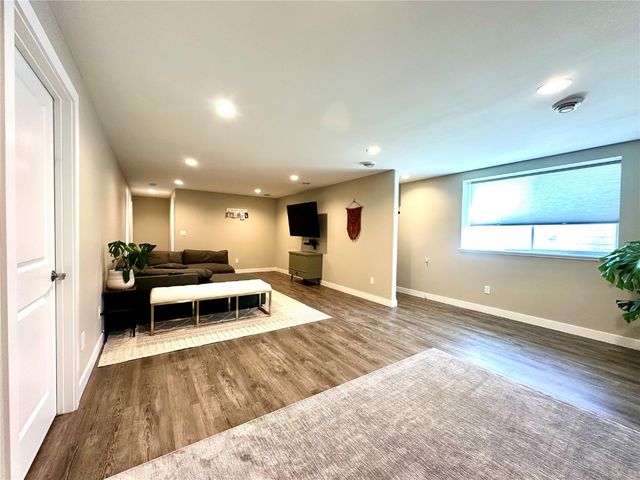 2239 Crestwood Lane, Marion, IA 52302