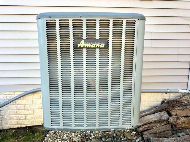 2239 Crestwood Lane, Marion, IA 52302