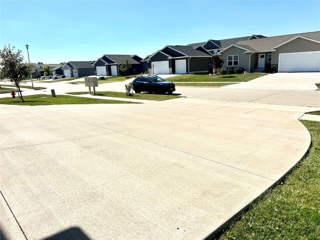 2239 Crestwood Lane, Marion, IA 52302